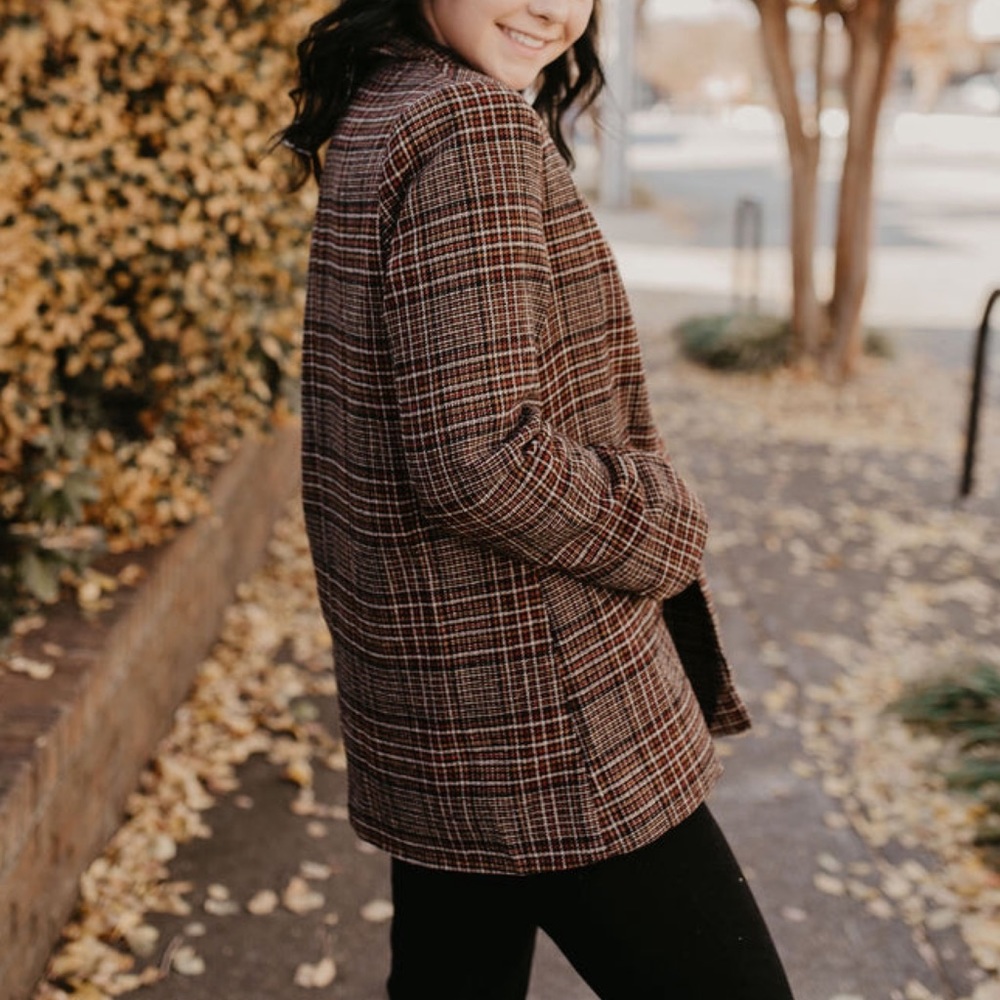 PEACH LOVE CALIFORNIA Vintage Chic Plaid Oversized Blazer - Picture 9 of 12